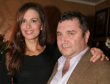 Τζίνα Αλιμόνου: «Ο Παύλος Βαρδινογιάννης είναι πατέρας των παιδιών μου και θα ήθελα να είναι πάντα δίπλα τους»